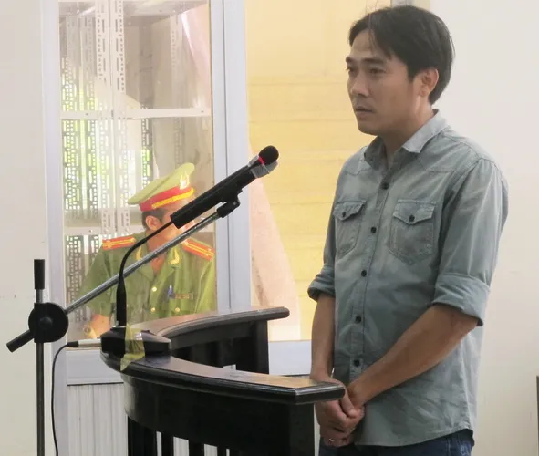 Các bị cáo công an cúi đầu xin lỗi gia đình bị hại ảnh 6